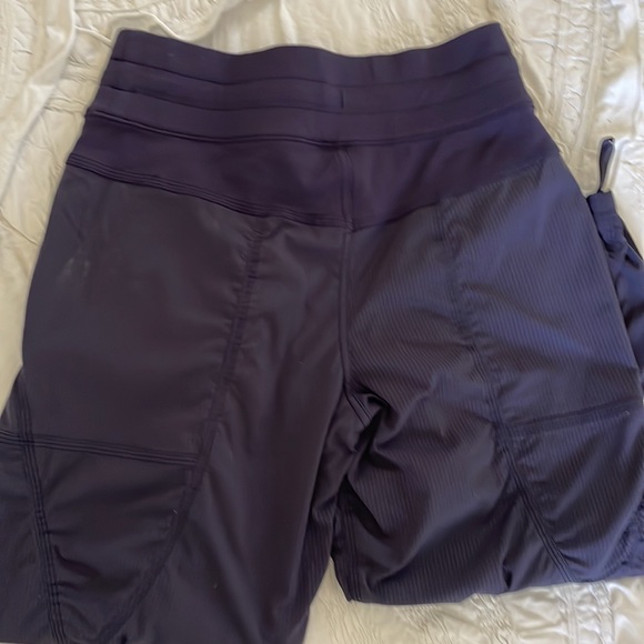Lululemon Crop Track pant - Picture 3 of 4
